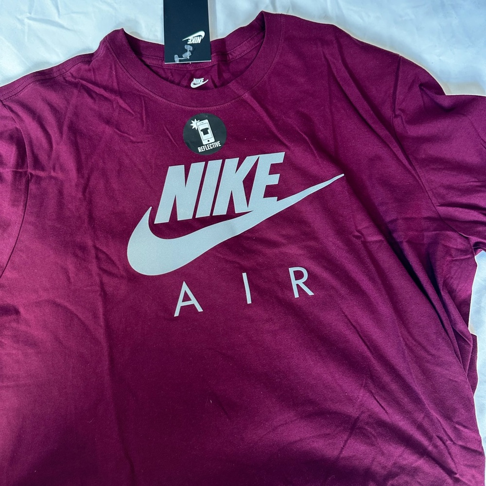 Nike air mens tee shirt reflective logo brand new